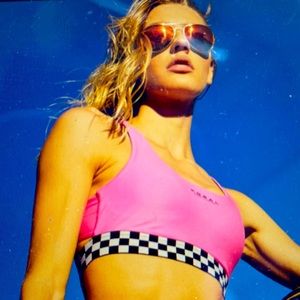 Koral rade energy sports bra in sugar plum no pads worn once. Immaculate